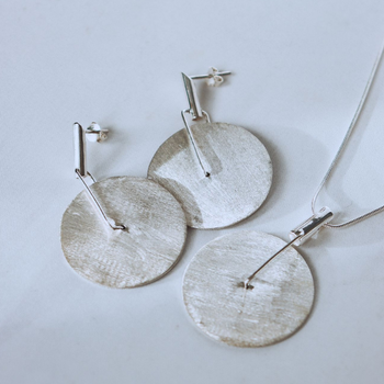 ronde, sterling silver, circle, simple, jewellery, classic, necklace, earrings, nz jewellery, high quality, designer jewellery, nz designed