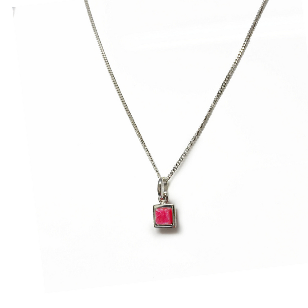 La Stèle Rhodochrosite Petite Necklace