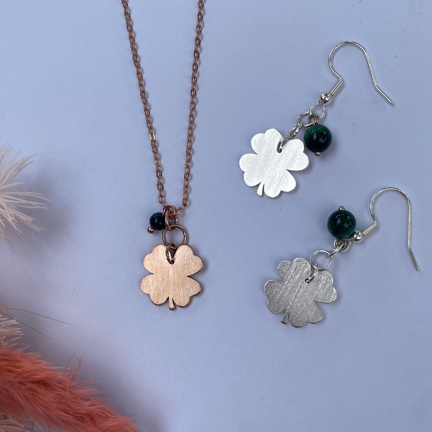 Tiny rose 2025 gold necklace