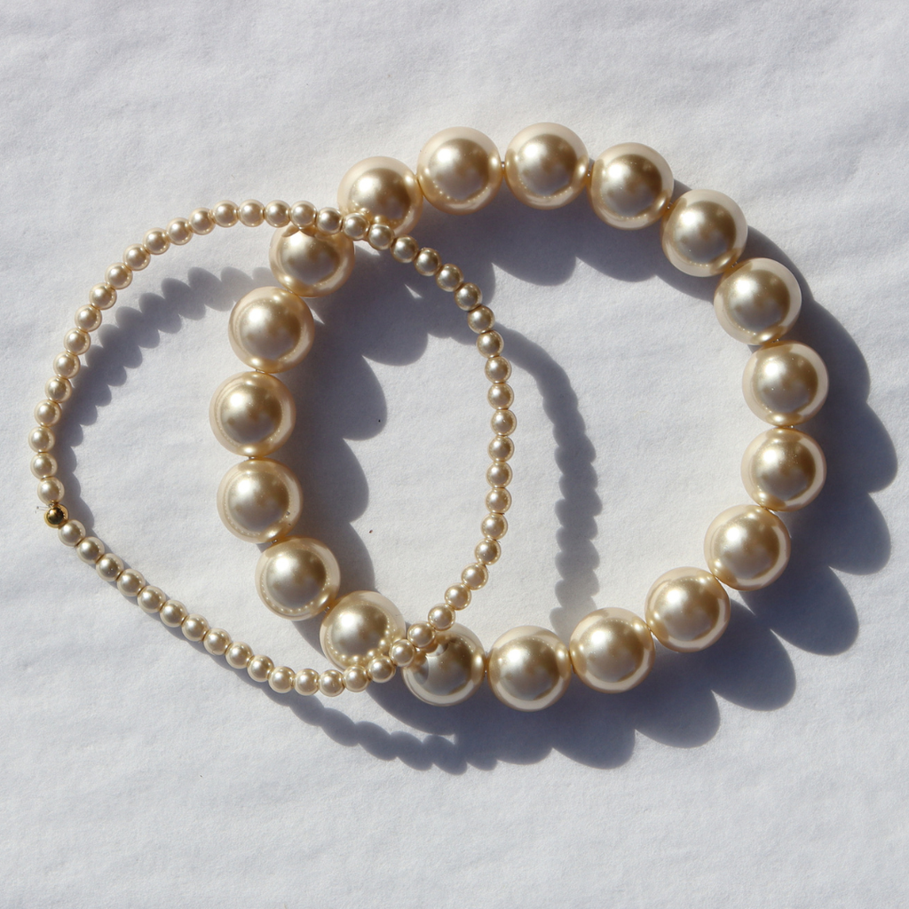 Perle Petite Champagne Pearl Stretchy Bracelet