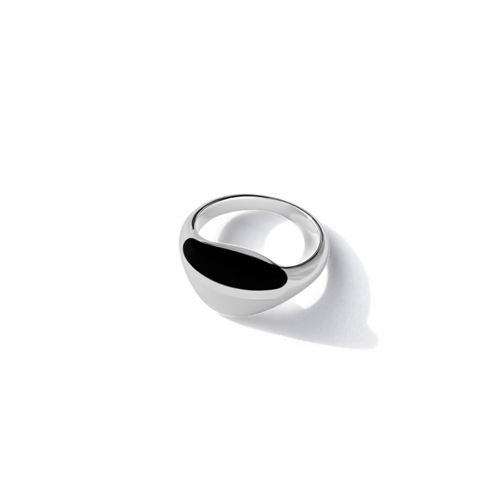 La Stele Black Onyx & Mother of Pearl Ring
