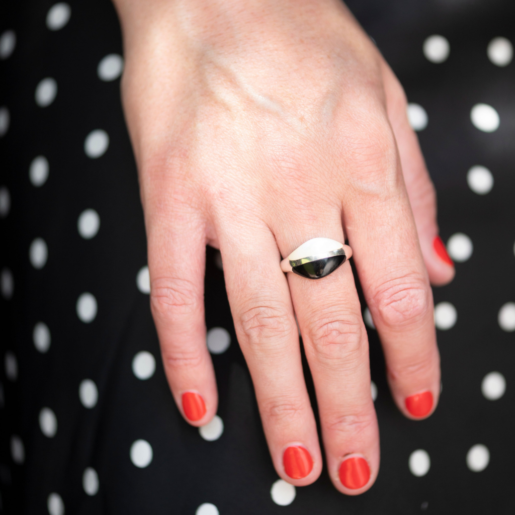 La Stele Black Onyx & Mother of Pearl Ring
