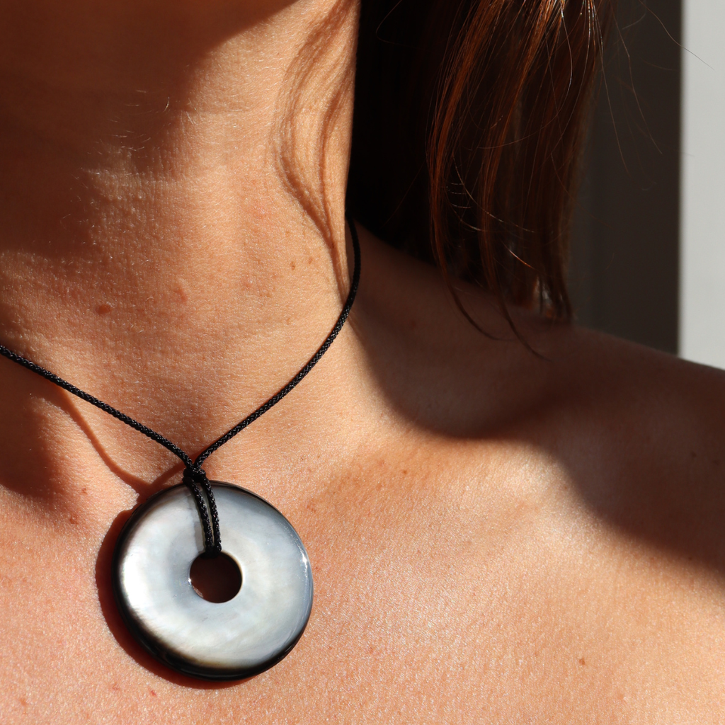 Silver Perle Grey Mother of Pearl Ring Necklace