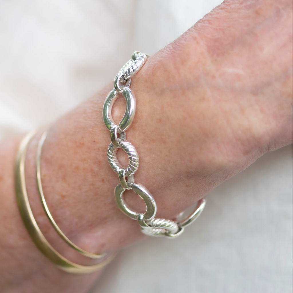 Bijoux Silver Bold Ring Twist Bracelet