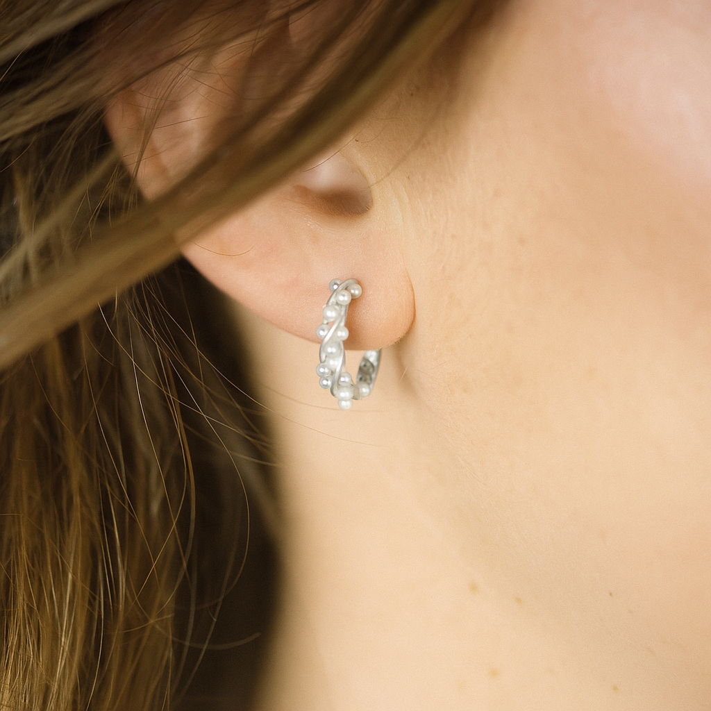 Silver Perle Silver Twisted Pearl Petite Hoop Earring