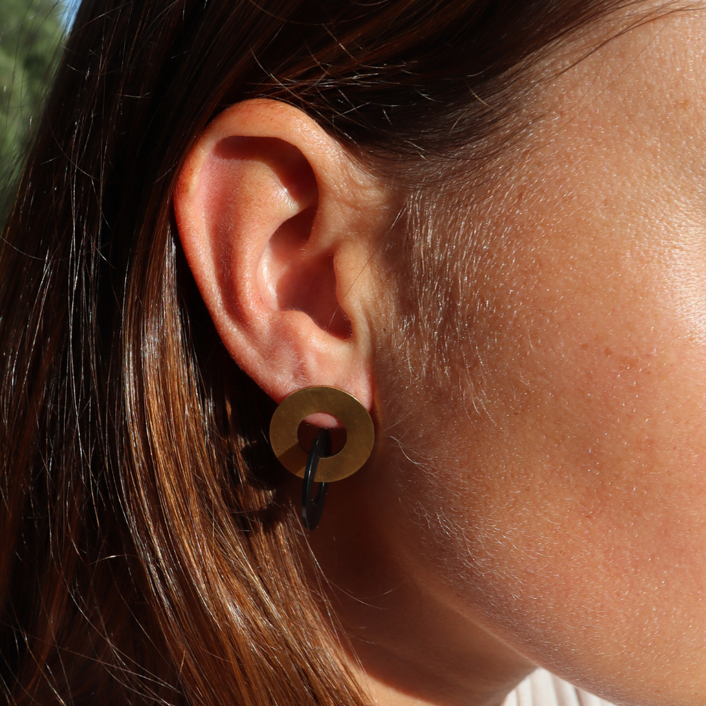 Circula Yellow Gold & Black Stud Earrings