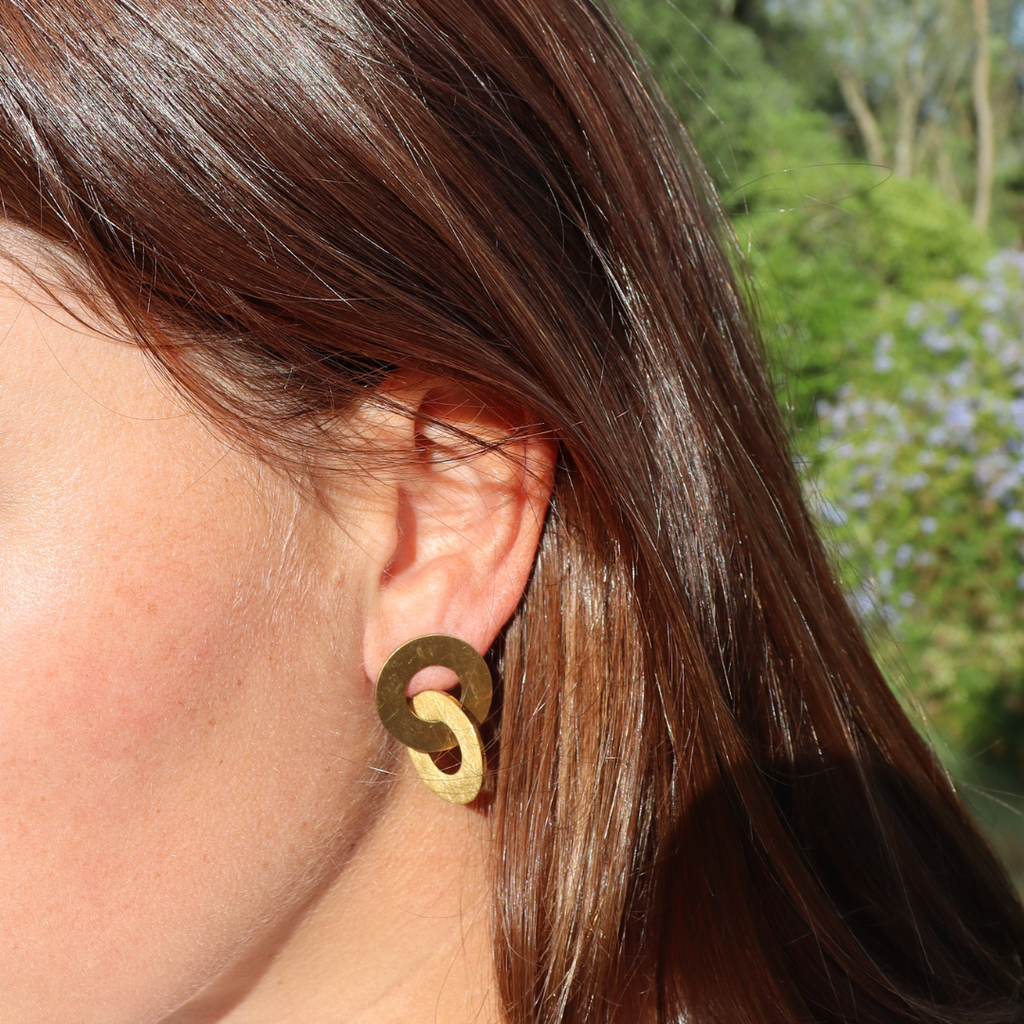 Circula Yellow Gold Stud Earrings