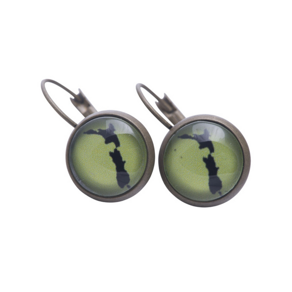 New Zealand made jewellery, New Zealand jewellery, New Zealand icons, hand made jewellery, local jewellery, beautiful jewellery, handmade in New Zealand, nz jewellery, nz designer, nz made, local business, family business, small nz business, nz earrings, new zealand map earrings, vintage jewellery, black nz earrings, green earrings, nz map earrings