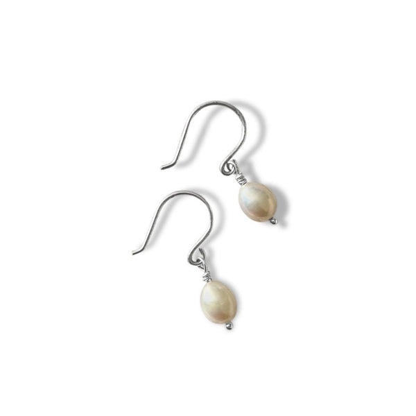 sterling silver, fresh water pearls, silver earrings, pearl earrings, earrings, jewellery, rish, jewellery, pearls, white, luxury jewellery, nz jewellery, nz designer, designed in nz, free shipping, high quality