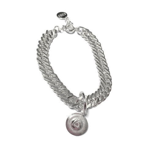 Breeze Curb Chain Bracelet with Small Stirrup Medallion