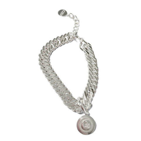 Breeze Curb Chain Bracelet with Small Double Horseshoe Medallion