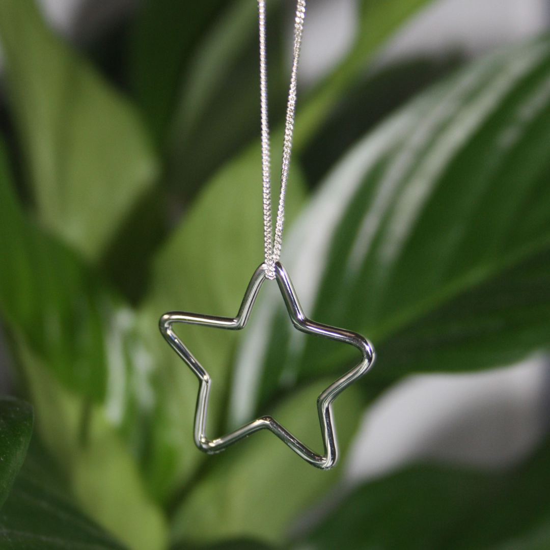 Sterling Silver Star Necklace. Beautiful NZ Designed FV