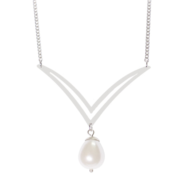 La Vie V Pearl Necklace