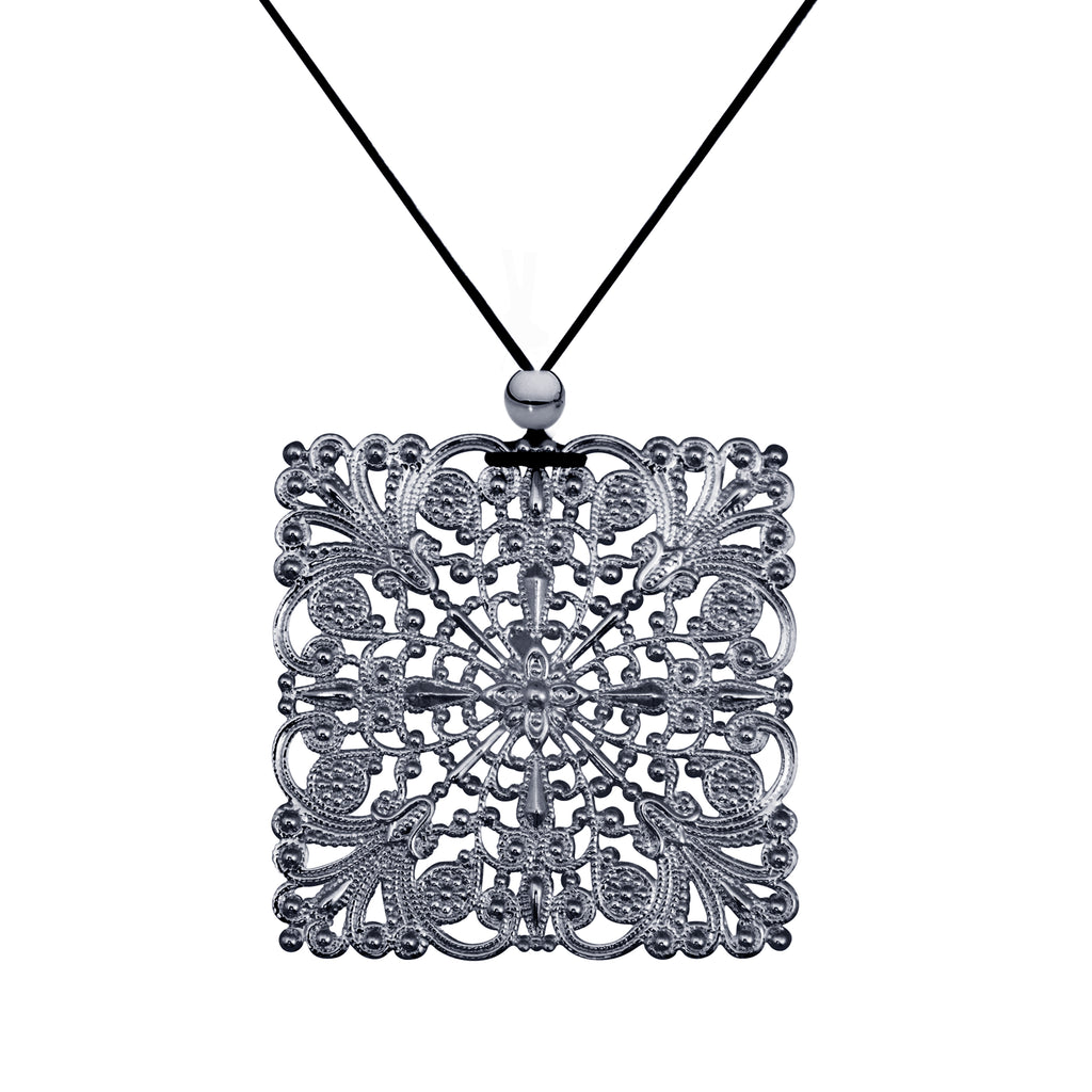 Lacey Square Black Necklace